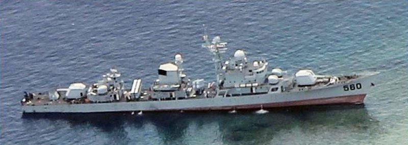Chinese_frigate_Dongguan_aground_on_Half_Moon_Shoal